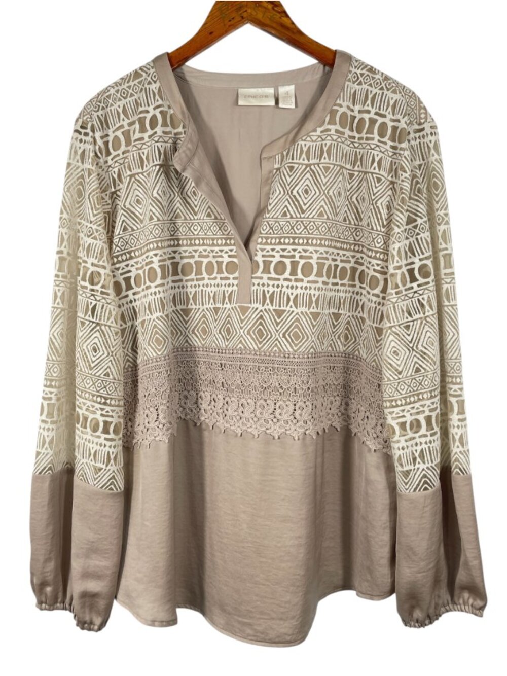 Chico's Size 4 XXL Geometric Lace Trim Tunic Blouse Taupe Ivory Boho 20/22 - Picture 2 of 12